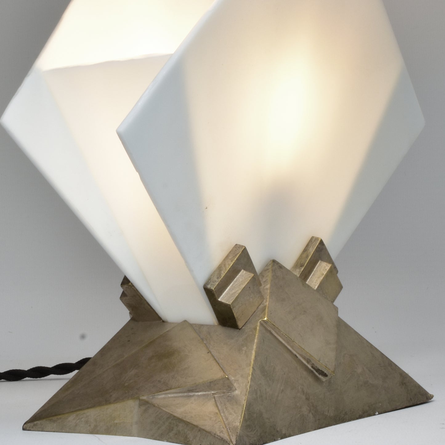 cubist-modernist table lamp