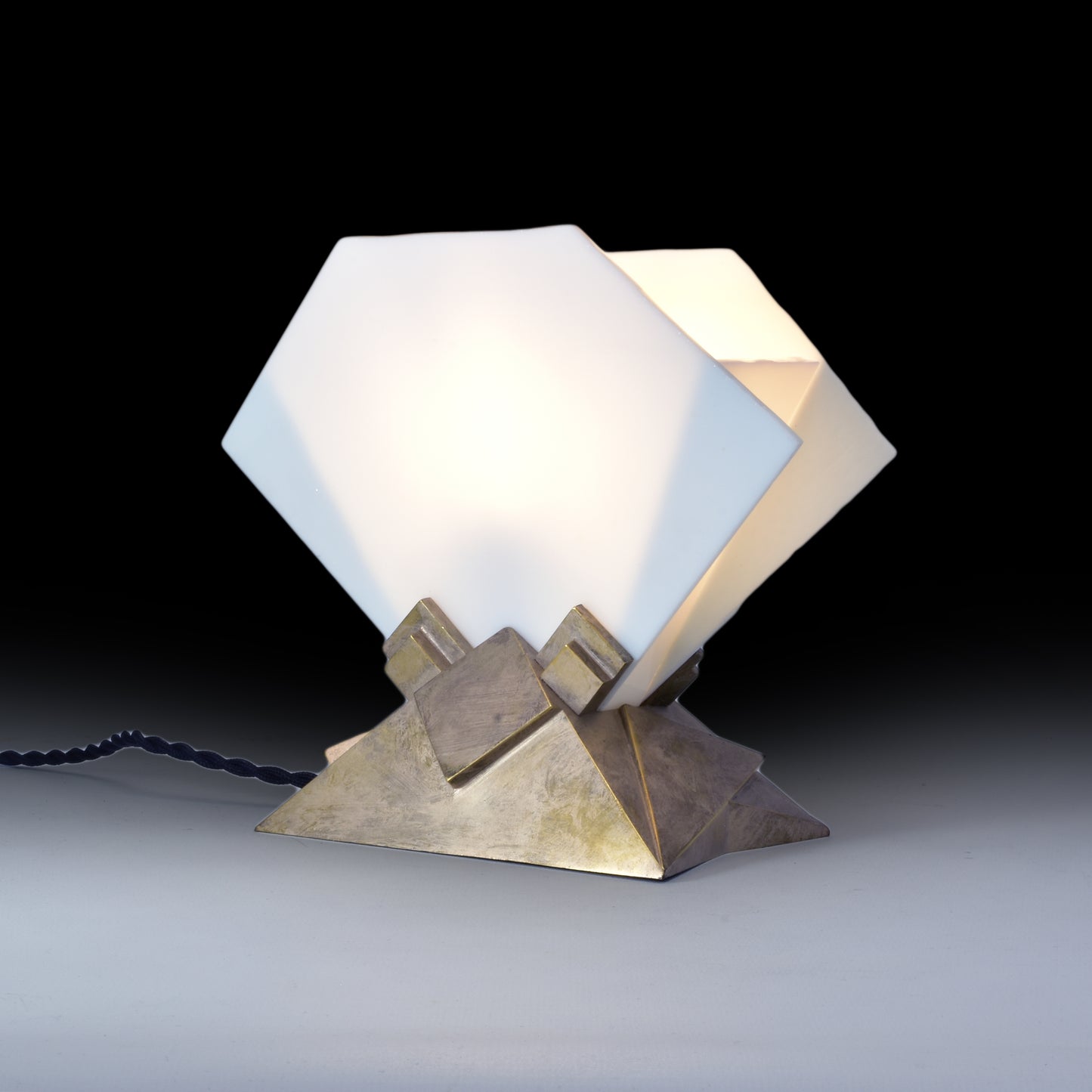 cubist-modernist table lamp