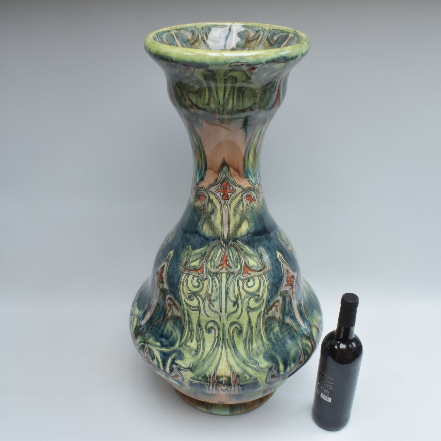 Large floor vase 1